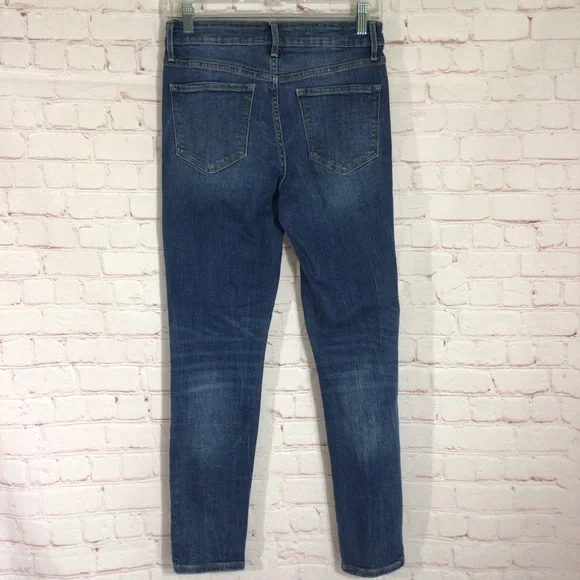 Old Navy Rockstar Distressed Mid-Rise Medium Wash Blue Denim Jeans - Size 6 - Picture 4 of 9